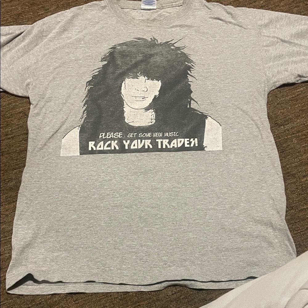 Gildan Gray Graphic Tee - Short Sleeve